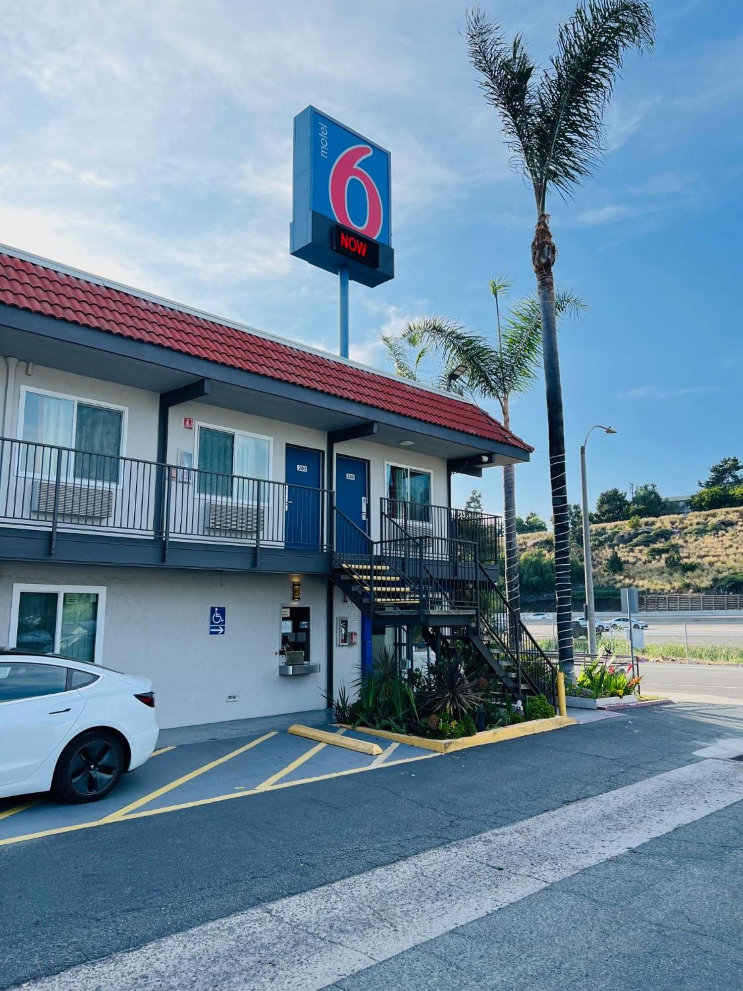 Hotel 6-la Mesa, Ca - San Diego